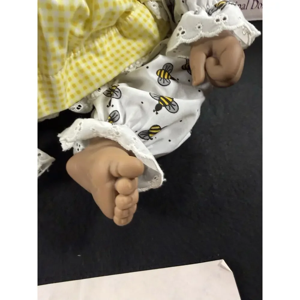 lee middleton dolls Cute as Can Bee Lifelike Baby With Box And Cert
